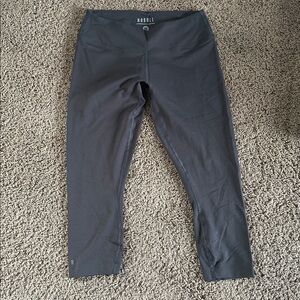 NOBULL Gray crop Leggings